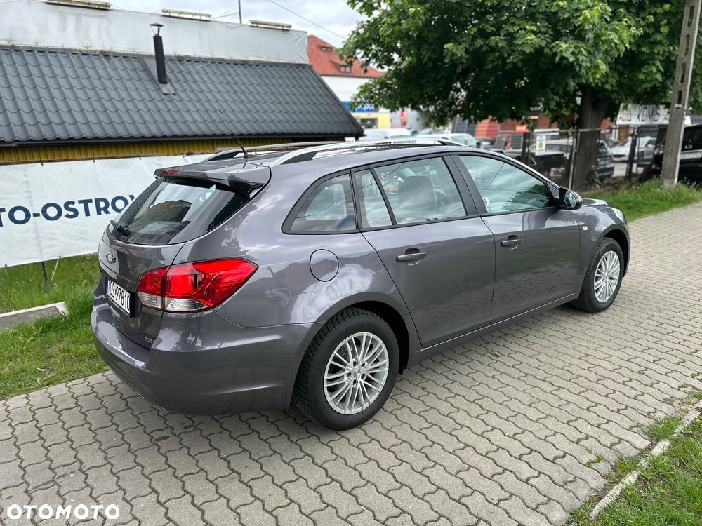 Chevrolet Cruze 1.6 LT - 3