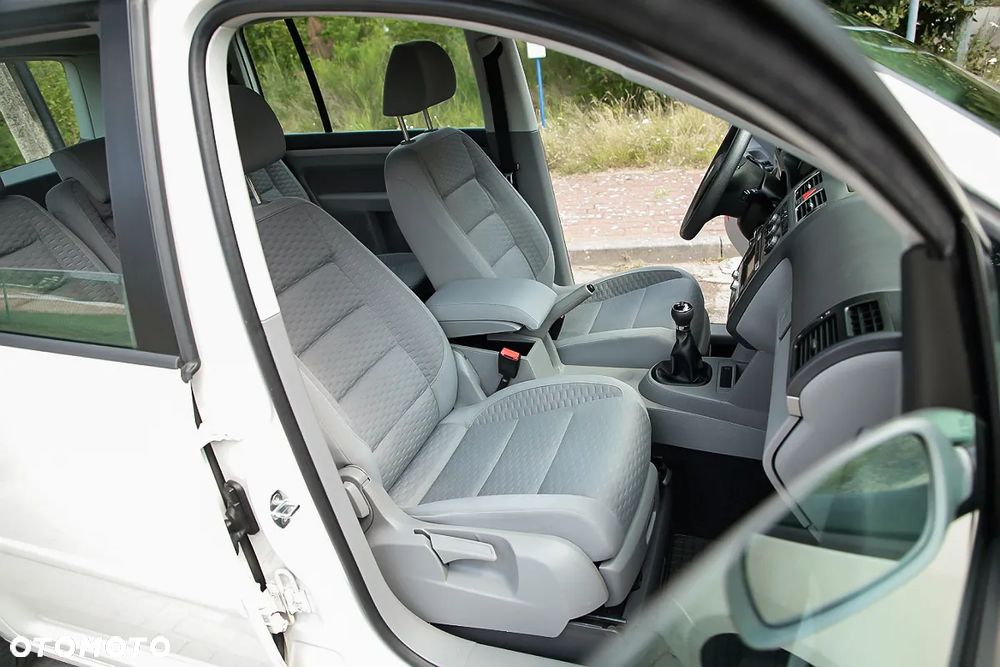 Volkswagen Touran 2.0 TDI DPF Trendline - 24