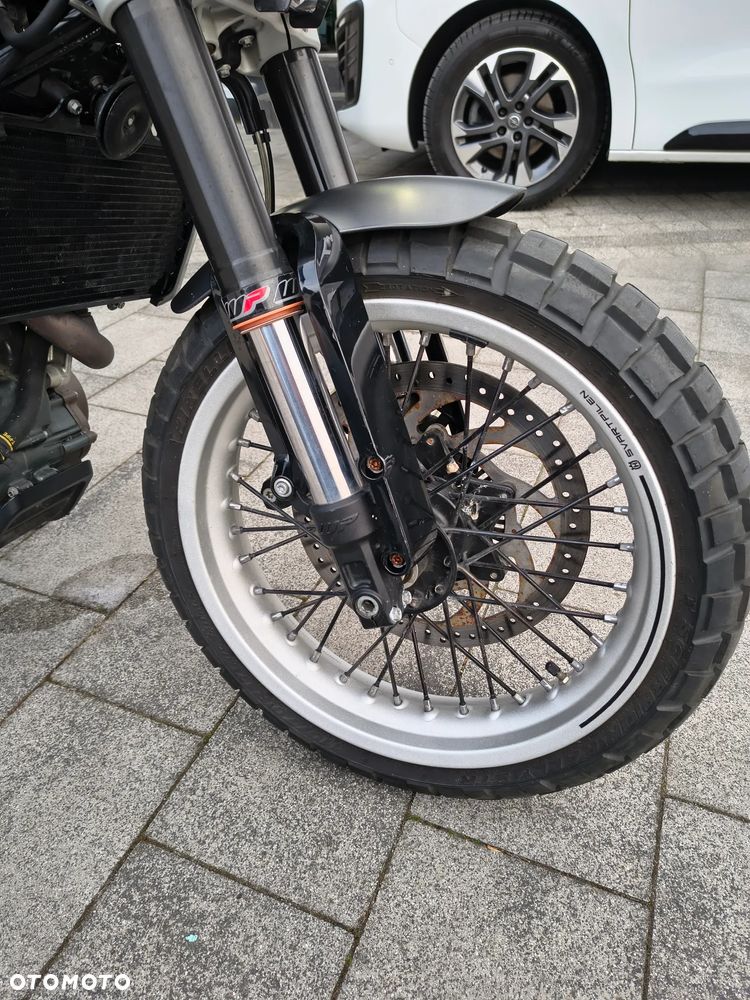 Husqvarna Svartpilen - 20
