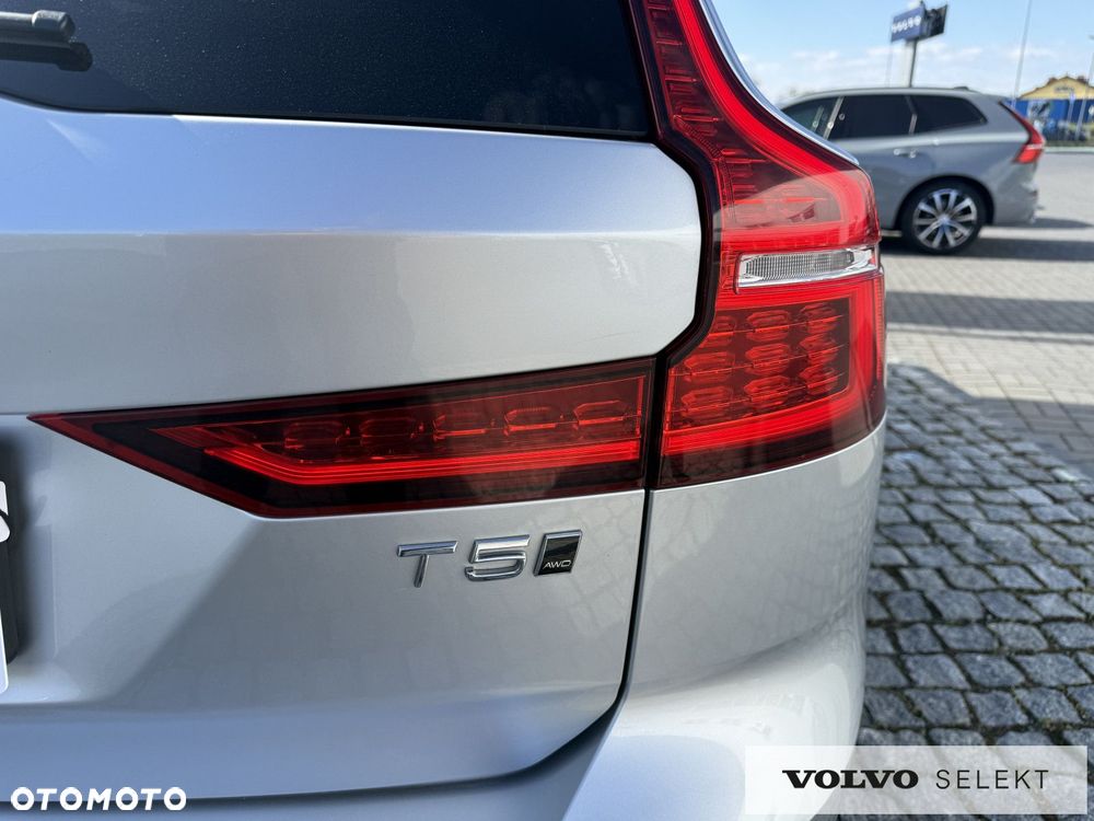 Volvo V60 Cross Country - 38