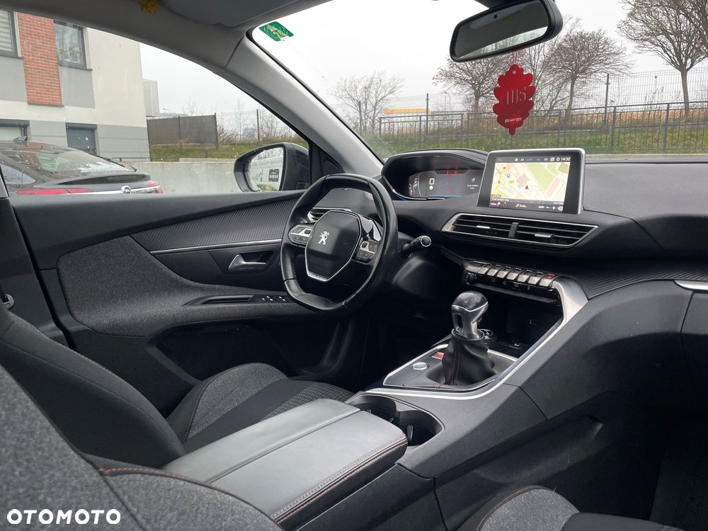 Peugeot 5008 2.0 BlueHDI Allure S&S - 26