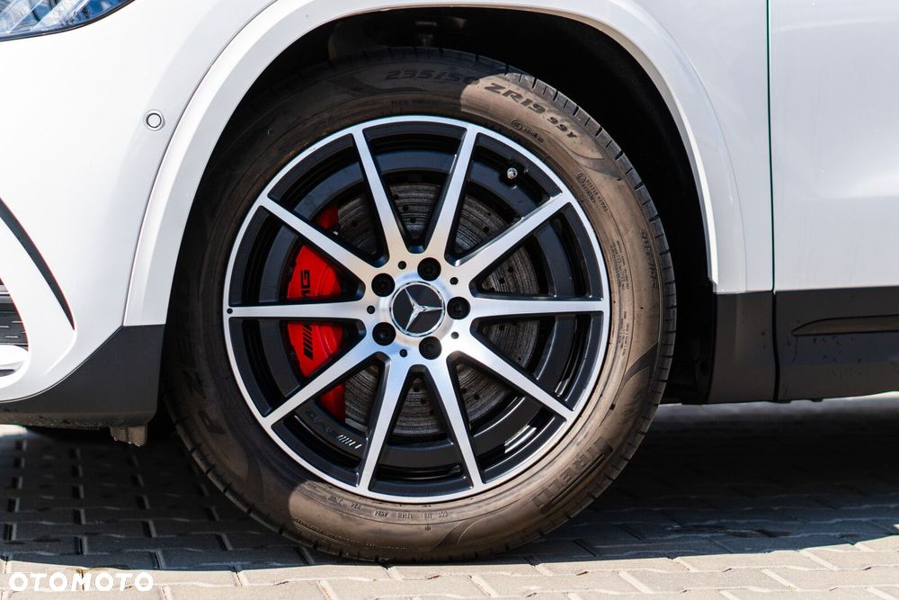 Mercedes-Benz GLA - 4