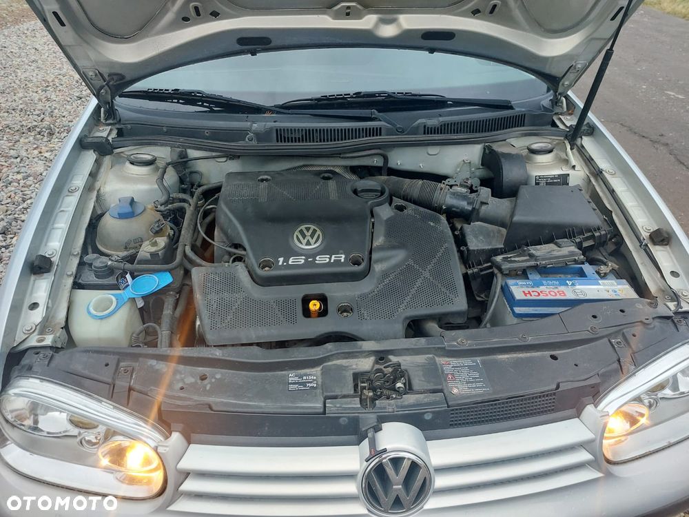 Volkswagen Golf 1.6 - 12