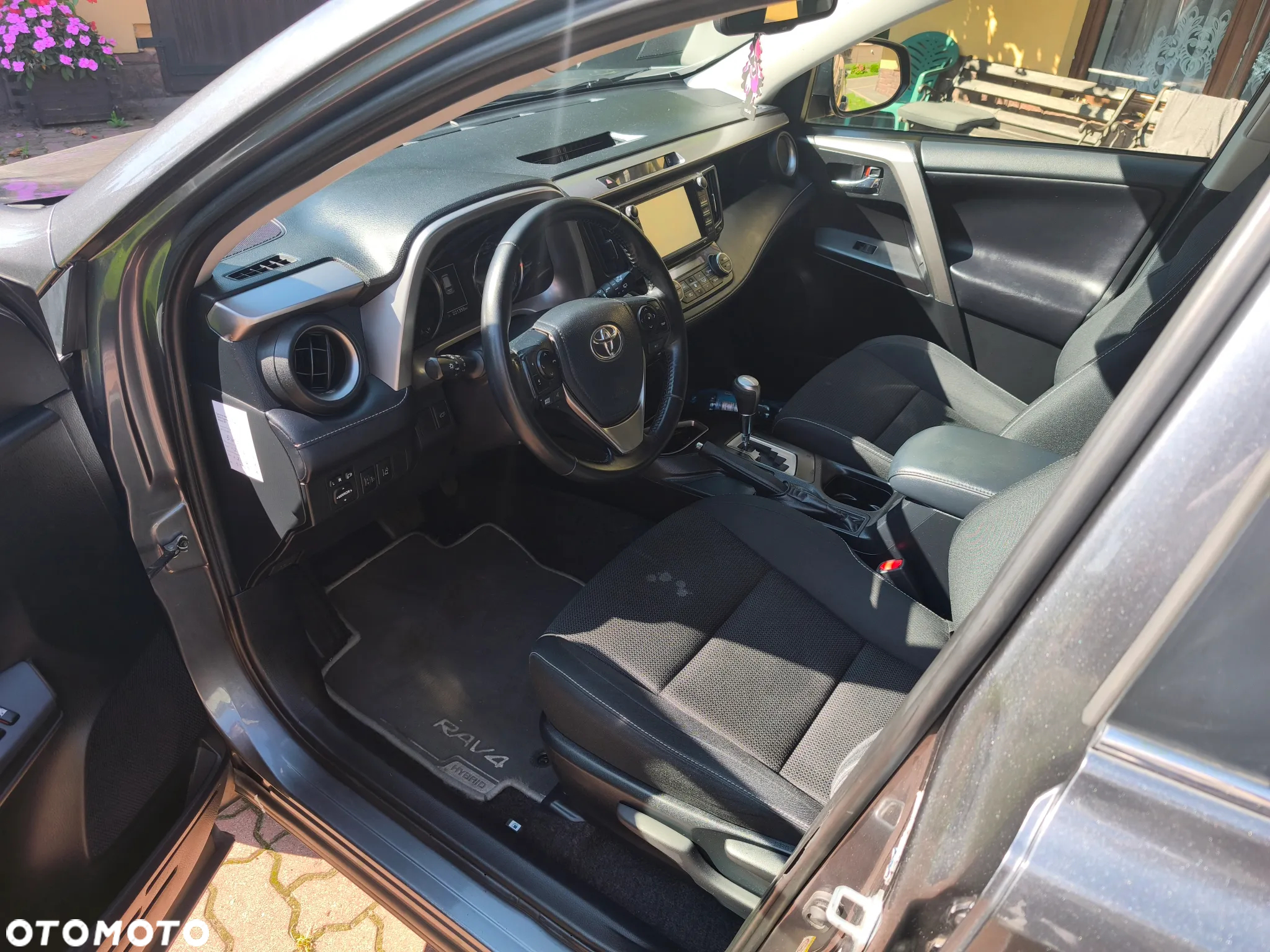 Toyota RAV4 - 9