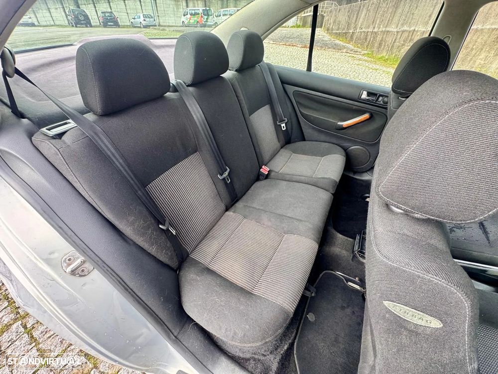 VW Bora 1.9 TDi Confortline - 8