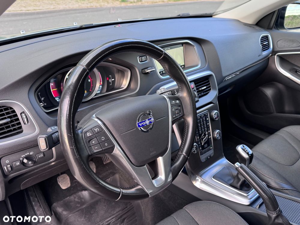 Volvo V40 D3 Kinetic - 25