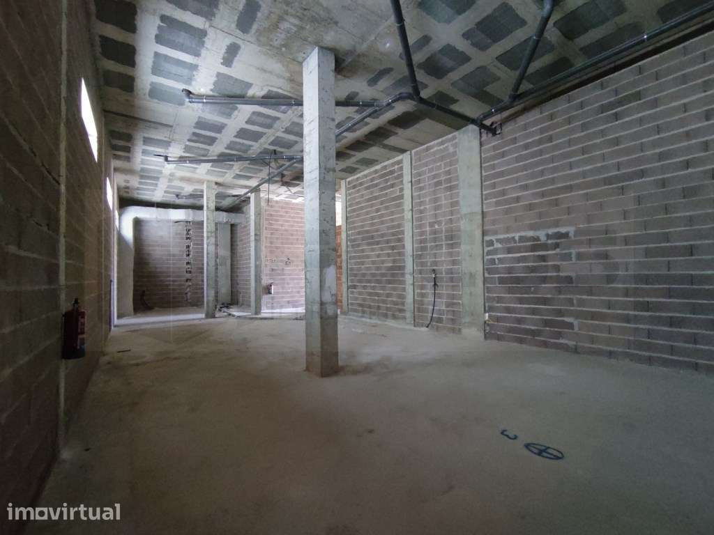 Loja para arrendamento no centro de Aveiro - Grande imagem: 2/24