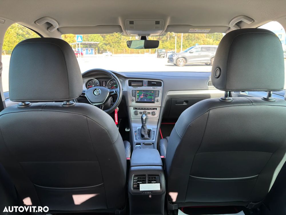 Volkswagen Golf - 28