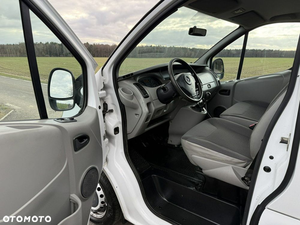 Opel Vivaro - 24
