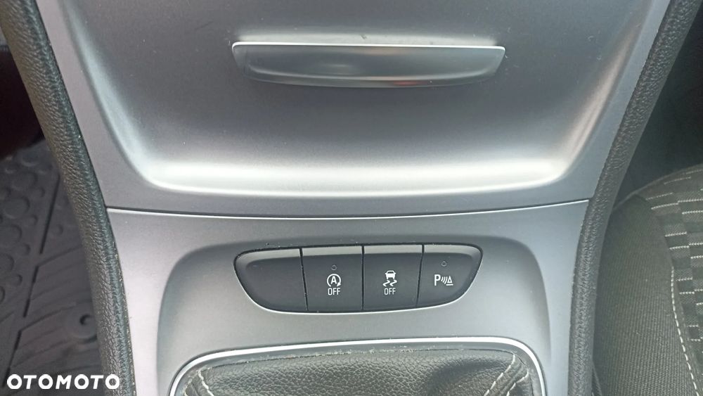 Opel Astra 1.6 CDTI Dynamic - 17