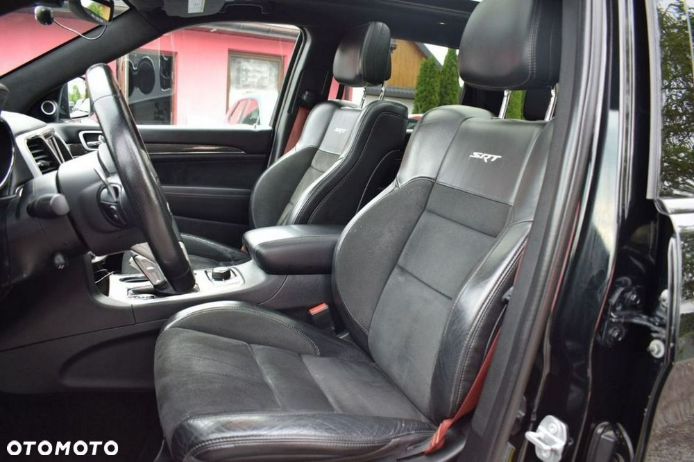 Jeep Grand Cherokee SRT Night - 12