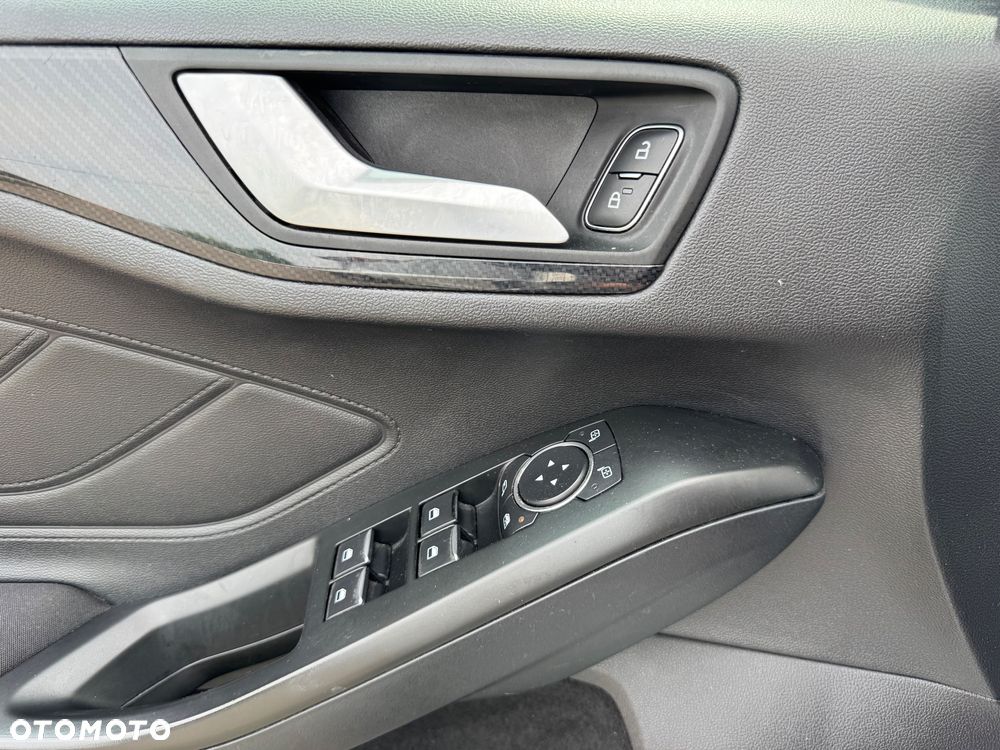 Ford Focus 1.5 EcoBlue Start-Stopp-System ST-LINE DESIGN - 22