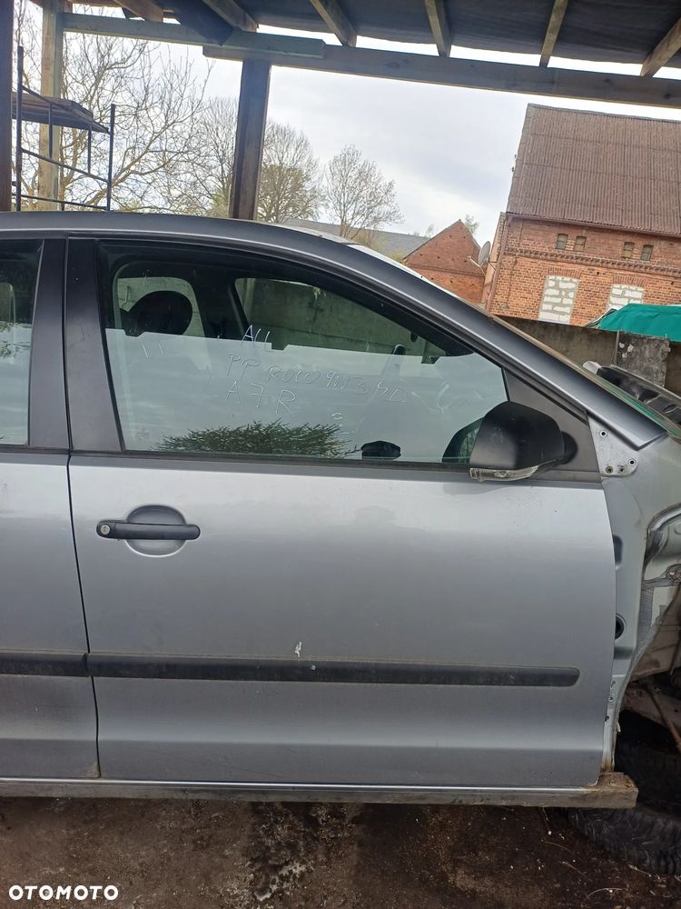 Drzwi lewe prawe LA7R Volkswagen Polo 9n3 4d 1.4 05r 4 drzwiowe - 1