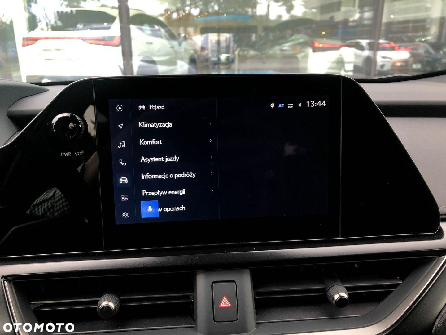 Lexus UX - 24