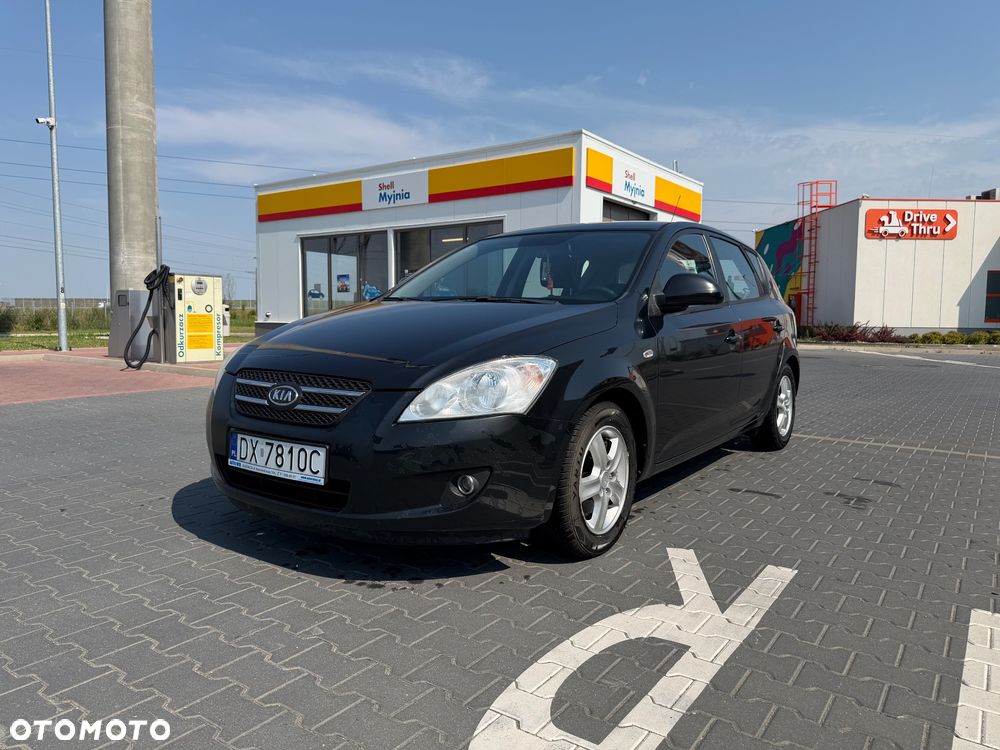 Kia Ceed 2.0 crdi Comfort + - 1
