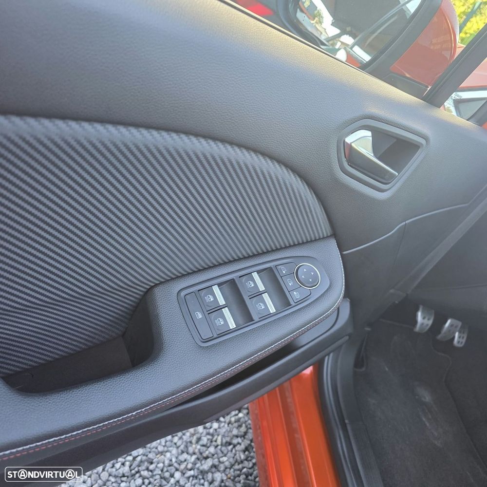 Renault Clio 1.0 TCe RS Line - 18