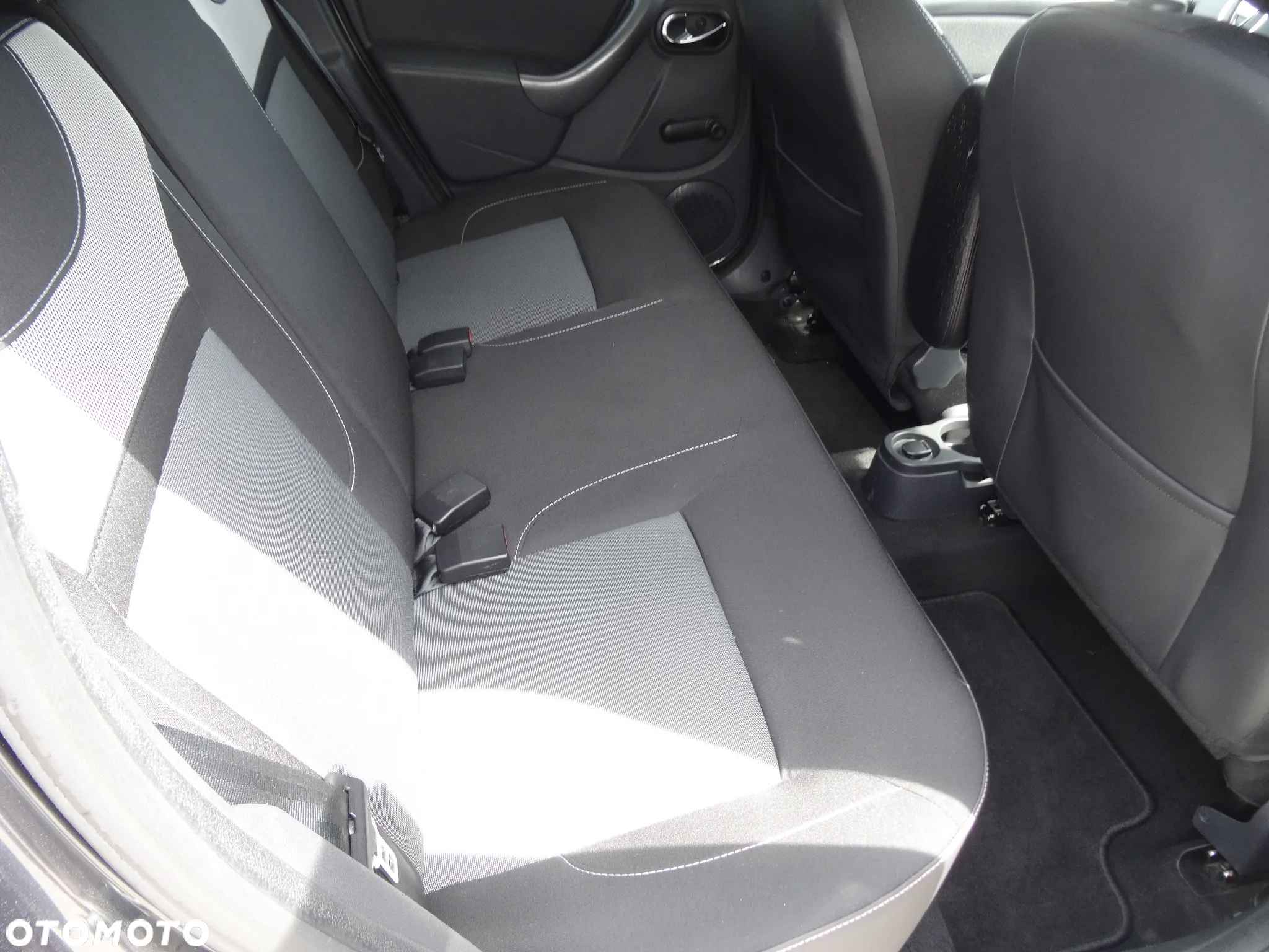 Dacia Duster 1.2 TCe Celebration - 18