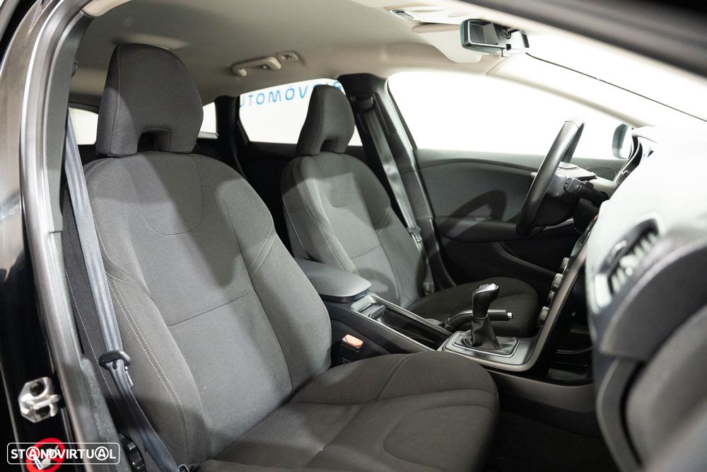 Volvo V40 2.0 D2 Momentum - 21