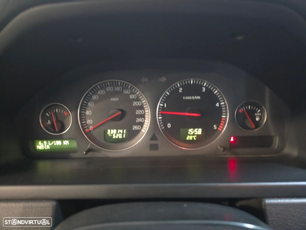 Volvo XC 90 2.4 D5 5L Nivel 2 - 16