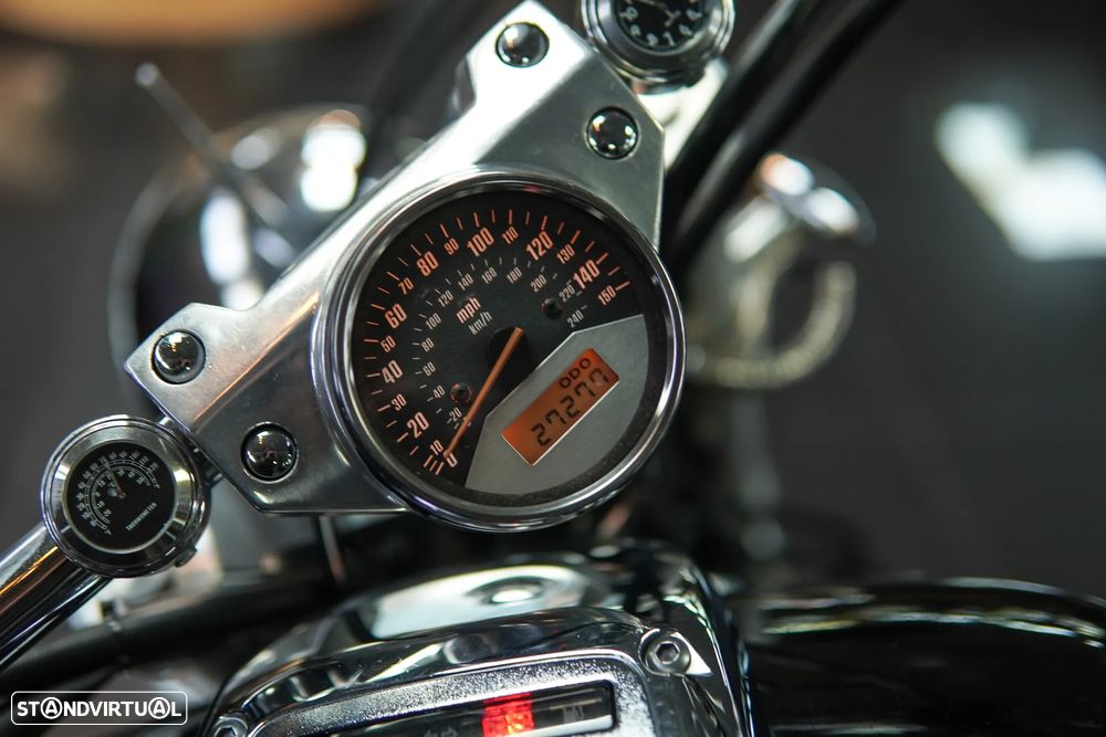 Honda VTX 1800 C - 16
