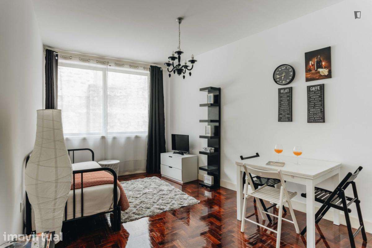 Apartamento com 1 quartos - localizado em Santo Ildefonso Porto - Grande imagem: 3/9