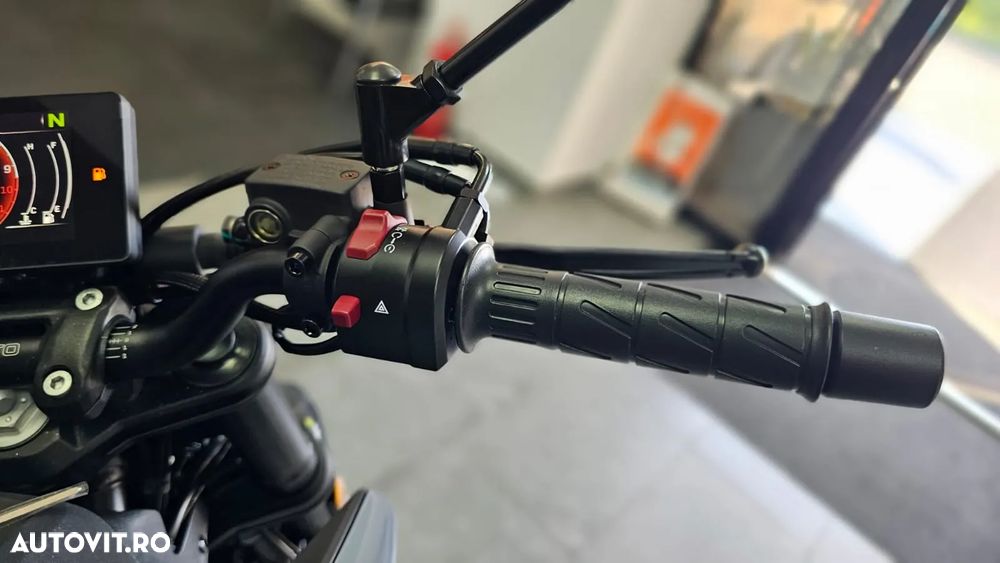 CF Moto 300NK ABS - 8