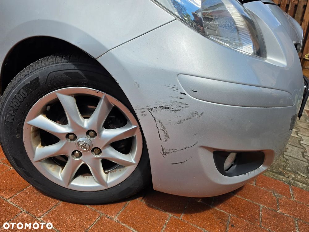 Toyota Yaris - 12