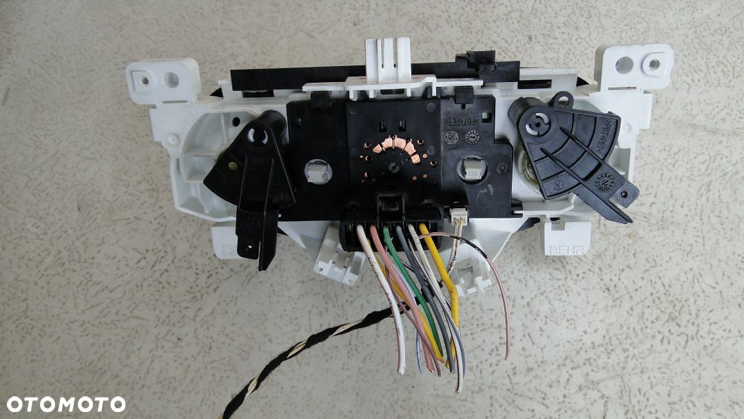 RENAULT TWINGO III 3 PANEL NAWIEWU KLIMATYZACJI 14-20r EUROPA - 2
