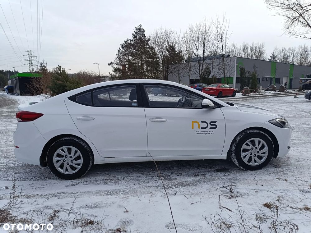 Hyundai Elantra 1.6 CRDi Classic + - 3