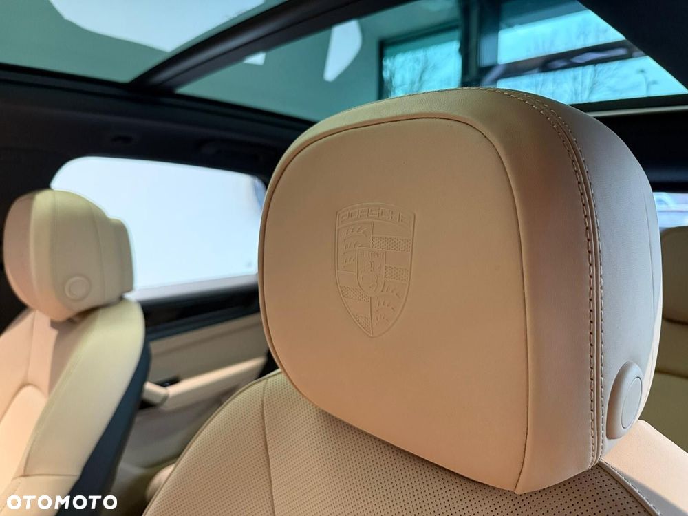 Porsche Cayenne - 14