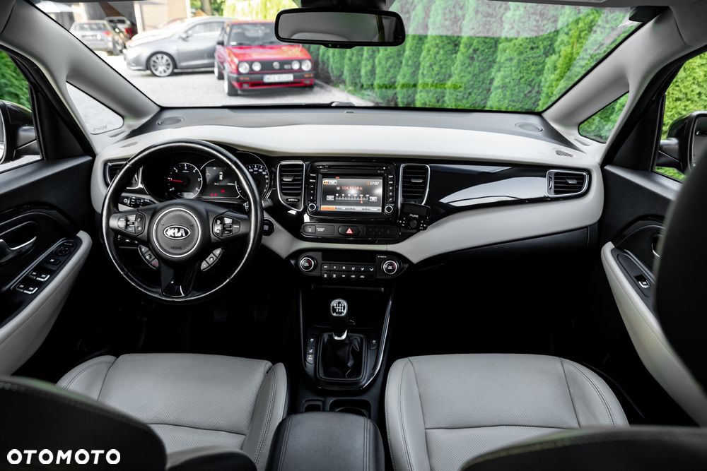 Kia Carens 1.7 CRDi L 7os - 28