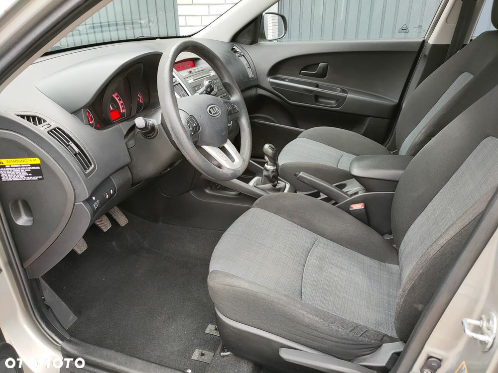 Kia Ceed 1.4 CVVT Attract - 12