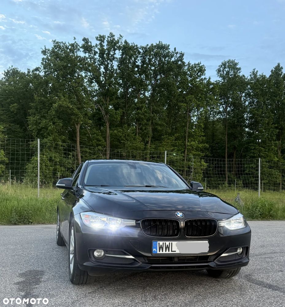 BMW Seria 3 320i - 4