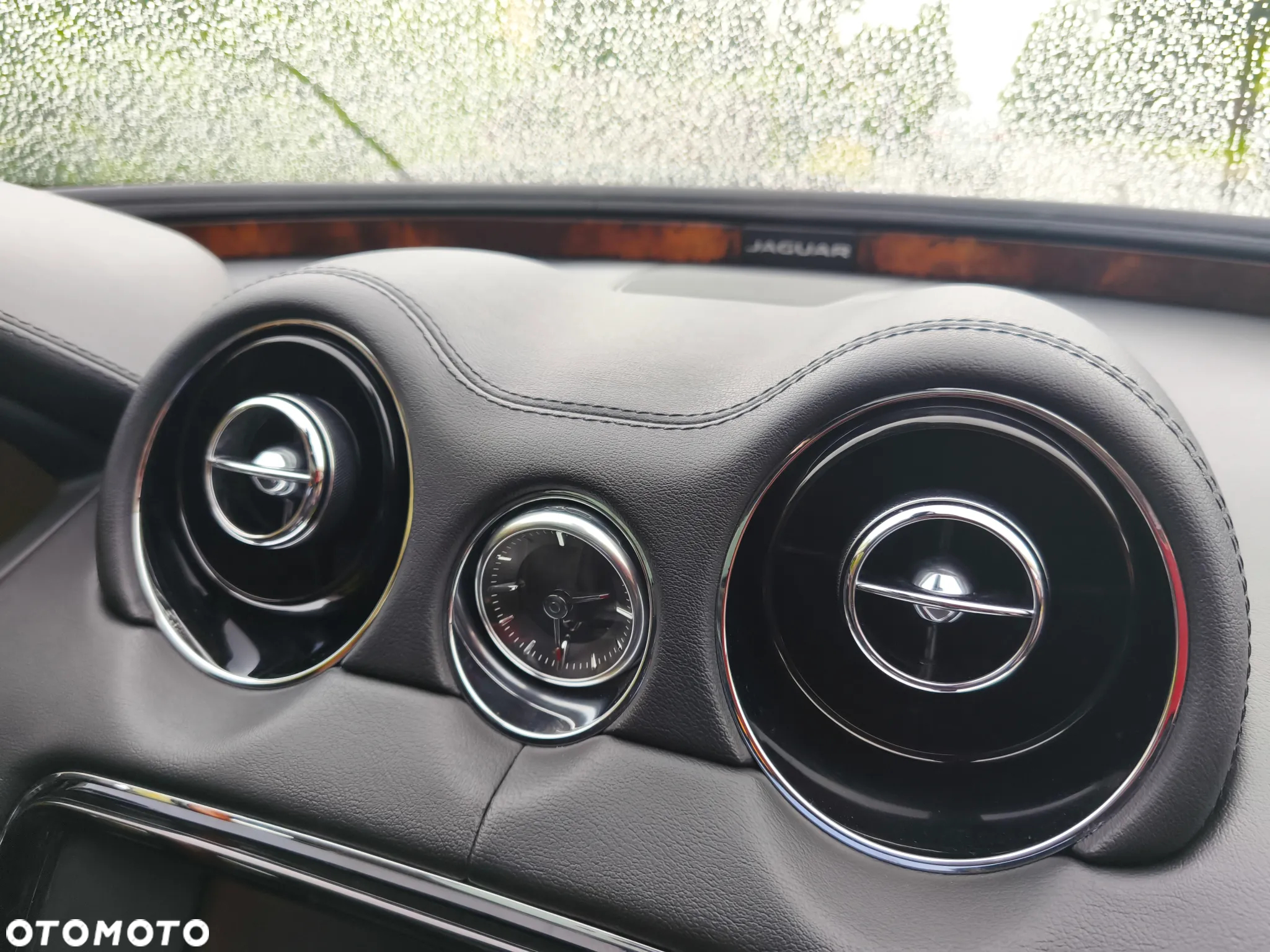 Jaguar XJ - 18