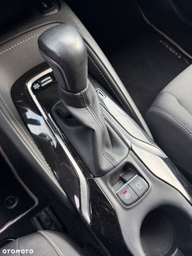 Toyota Corolla 1.8 Hybrid Team Deutschland - 18