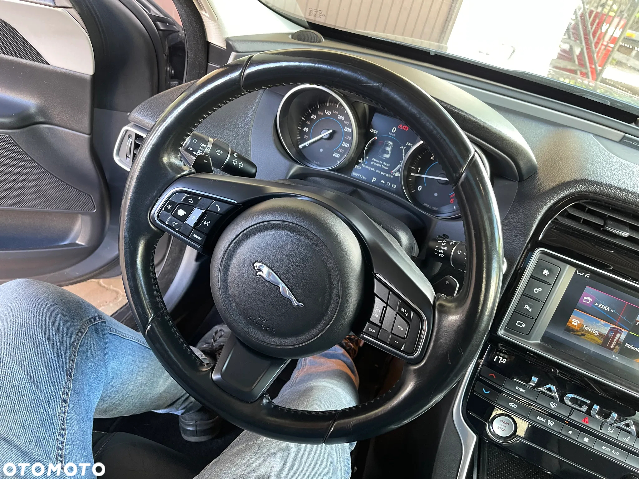 Jaguar XE 2.0 D Prestige - 18