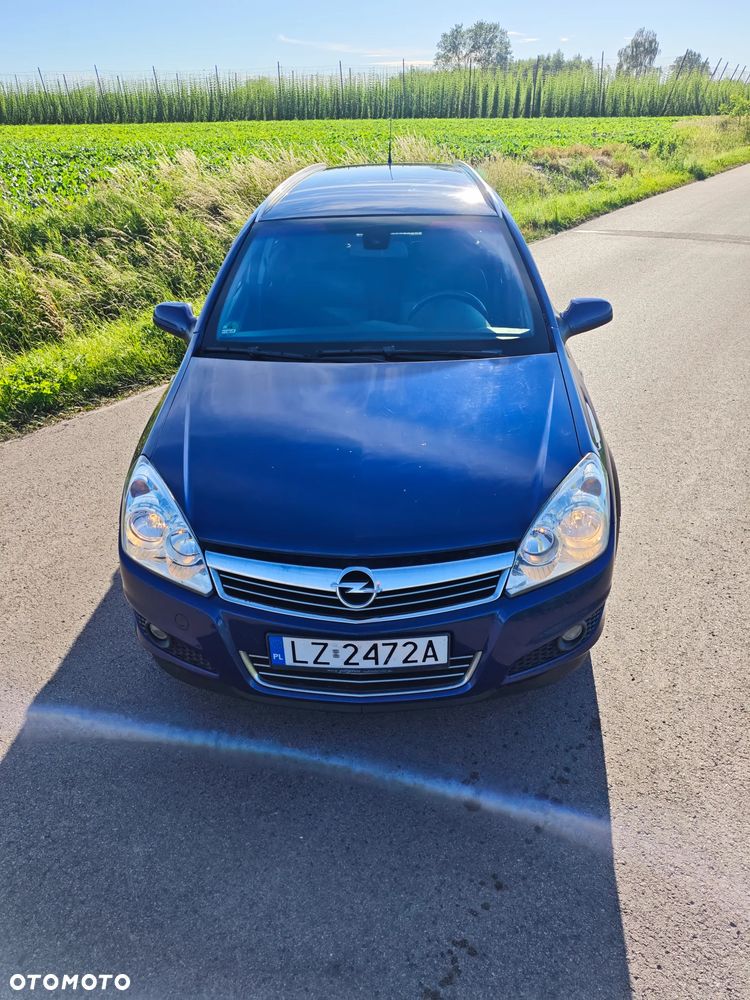 Opel Astra 1.9 CDTI DPF Cosmo - 1