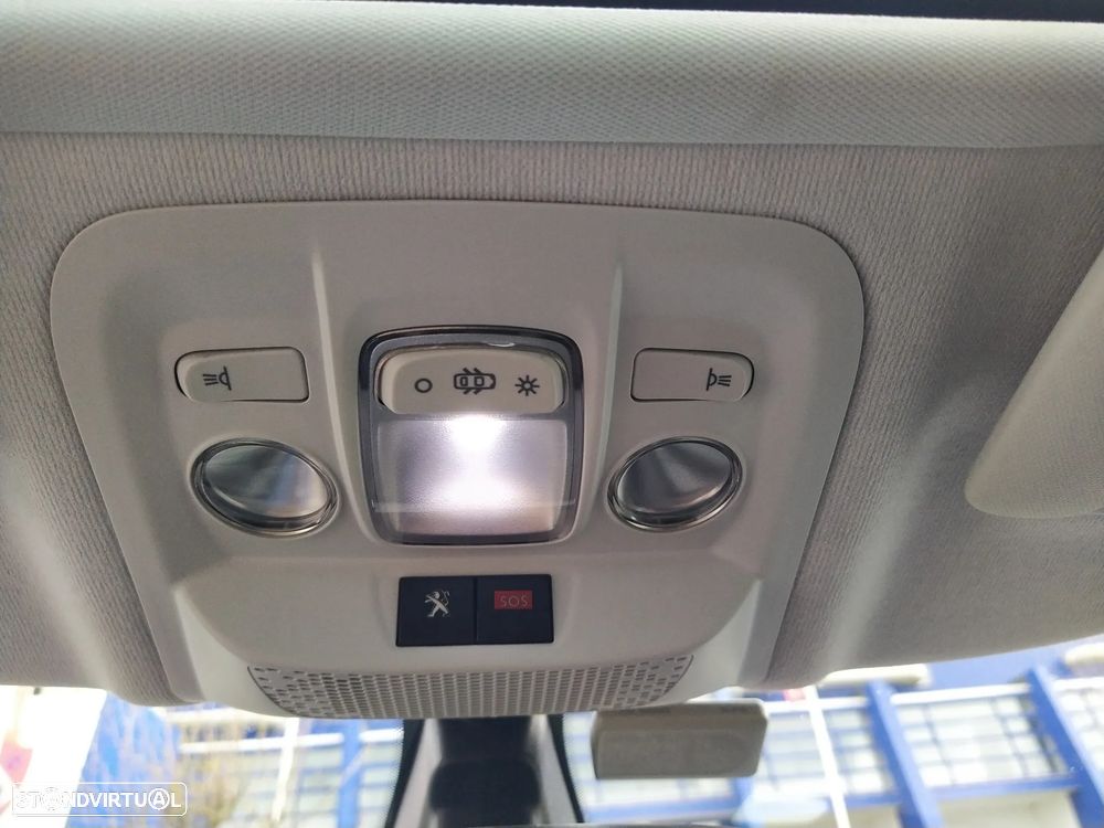 Peugeot 208 1.6 BlueHDi GT Line - 23