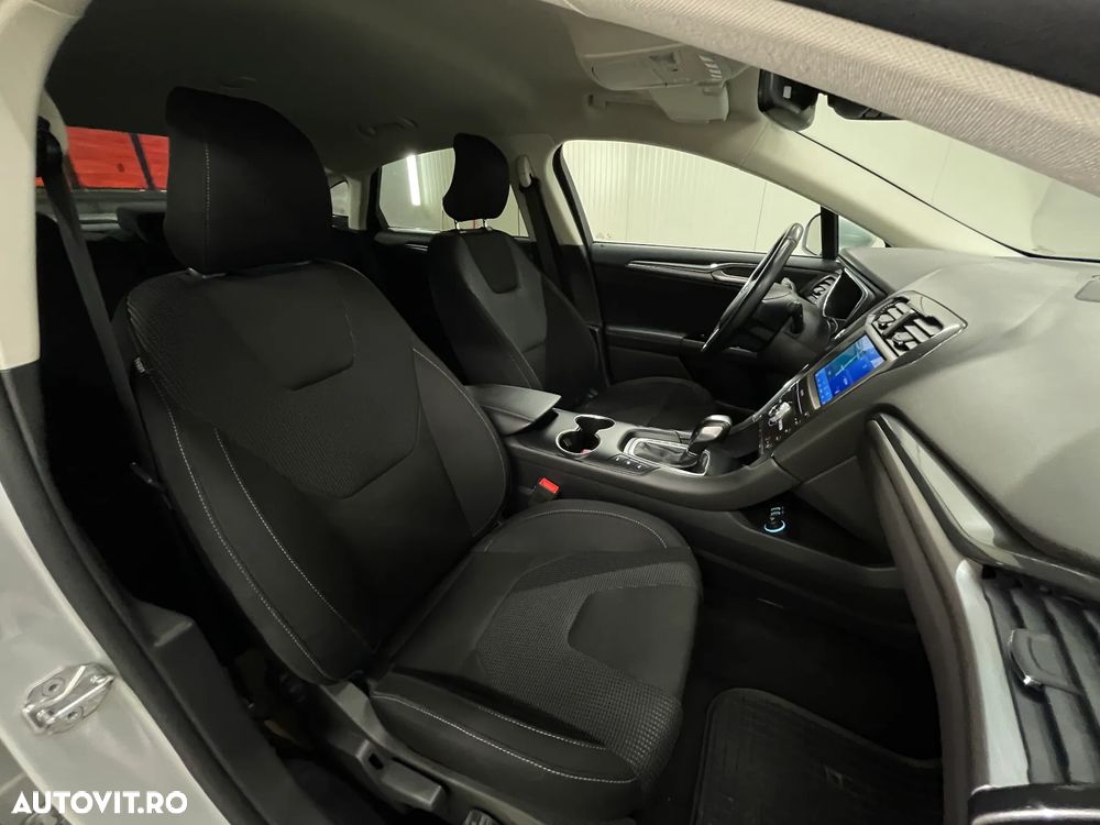 Ford Mondeo 2.0 HEV Titanium - 11