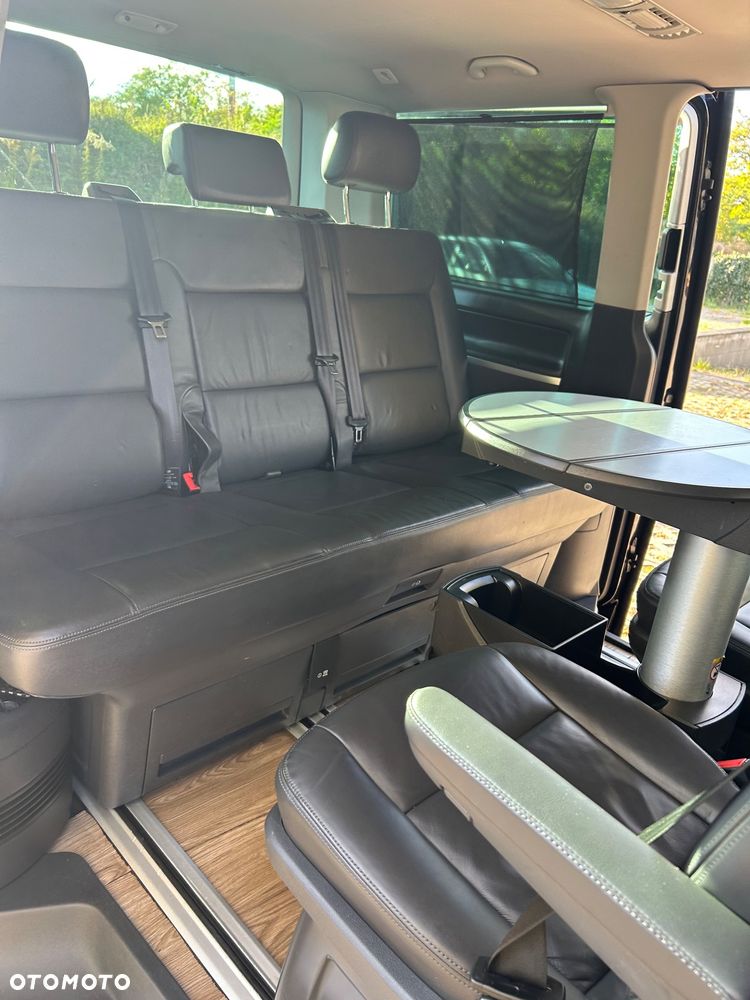 Volkswagen Multivan - 13