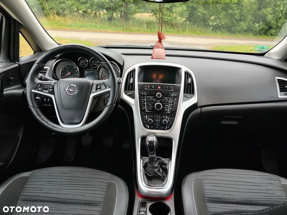 Opel Astra 1.4 T Cosmo - 28