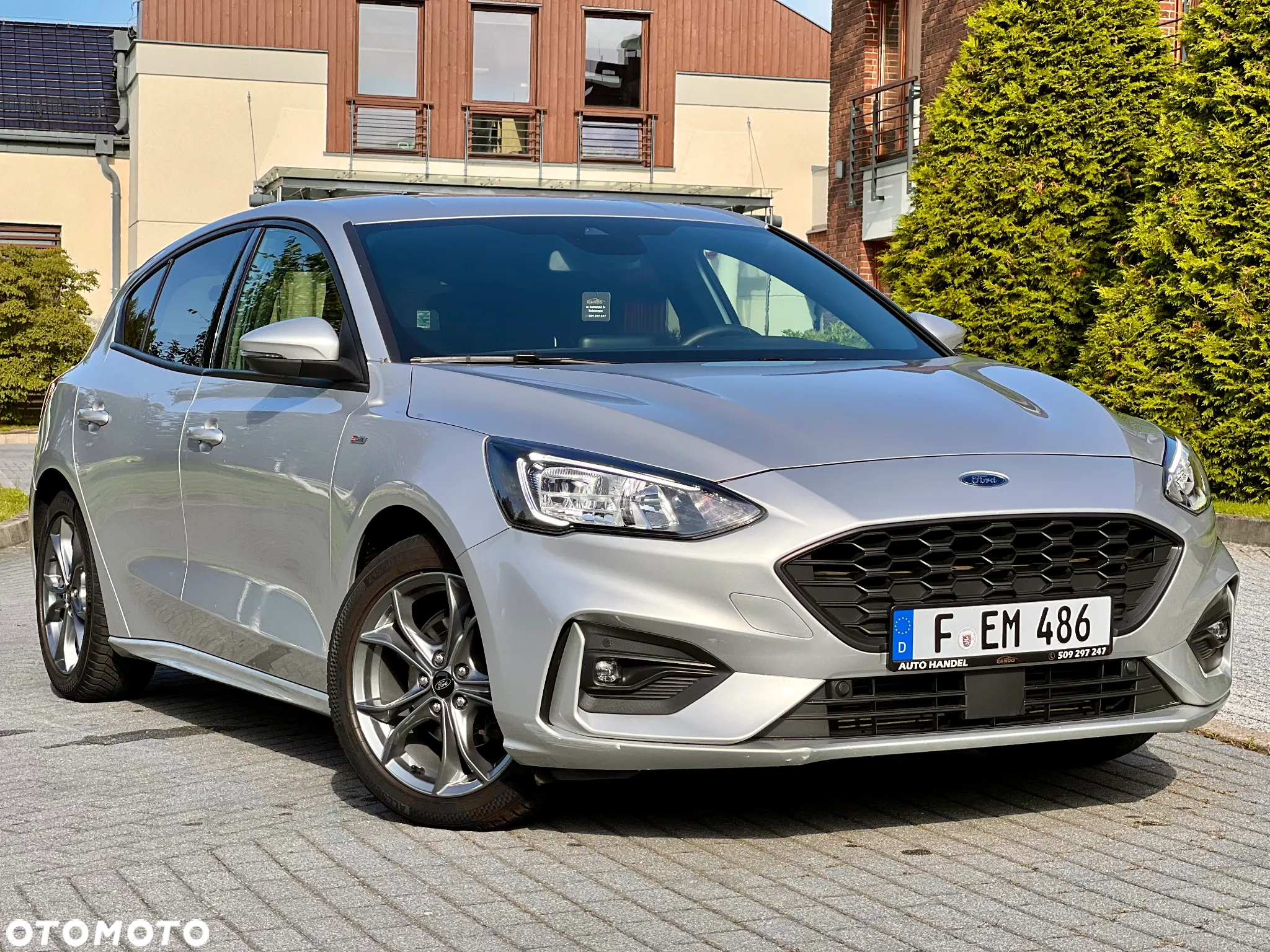 Ford Focus 1.0 EcoBoost Hybrid ST-LINE X - 12