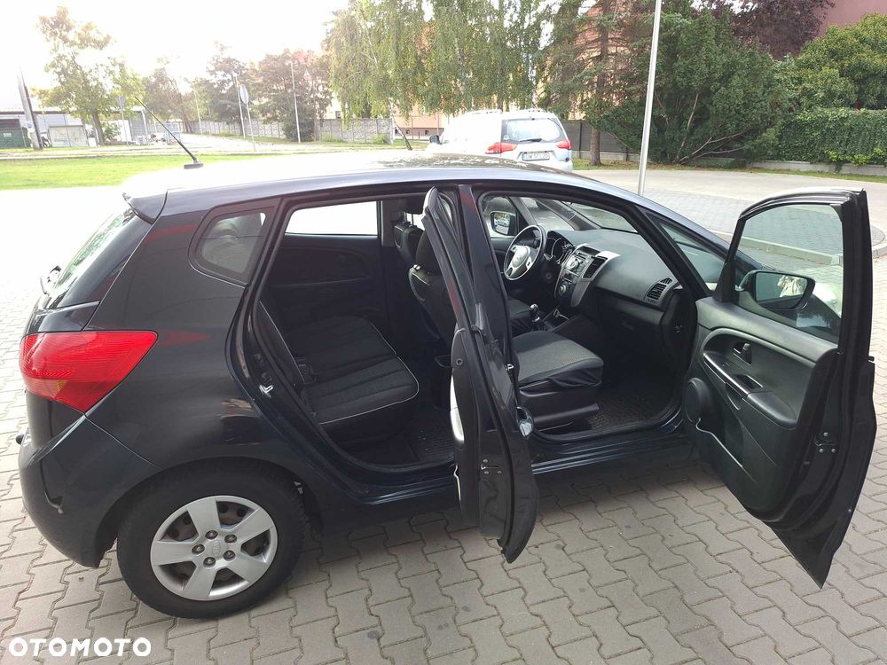 Kia Venga - 6