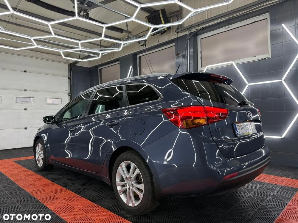 Kia Ceed 1.6 CRDi 128 Platinum Edition - 9