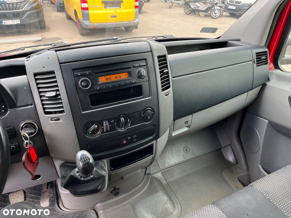 Mercedes-Benz Sprinter 916 - 12