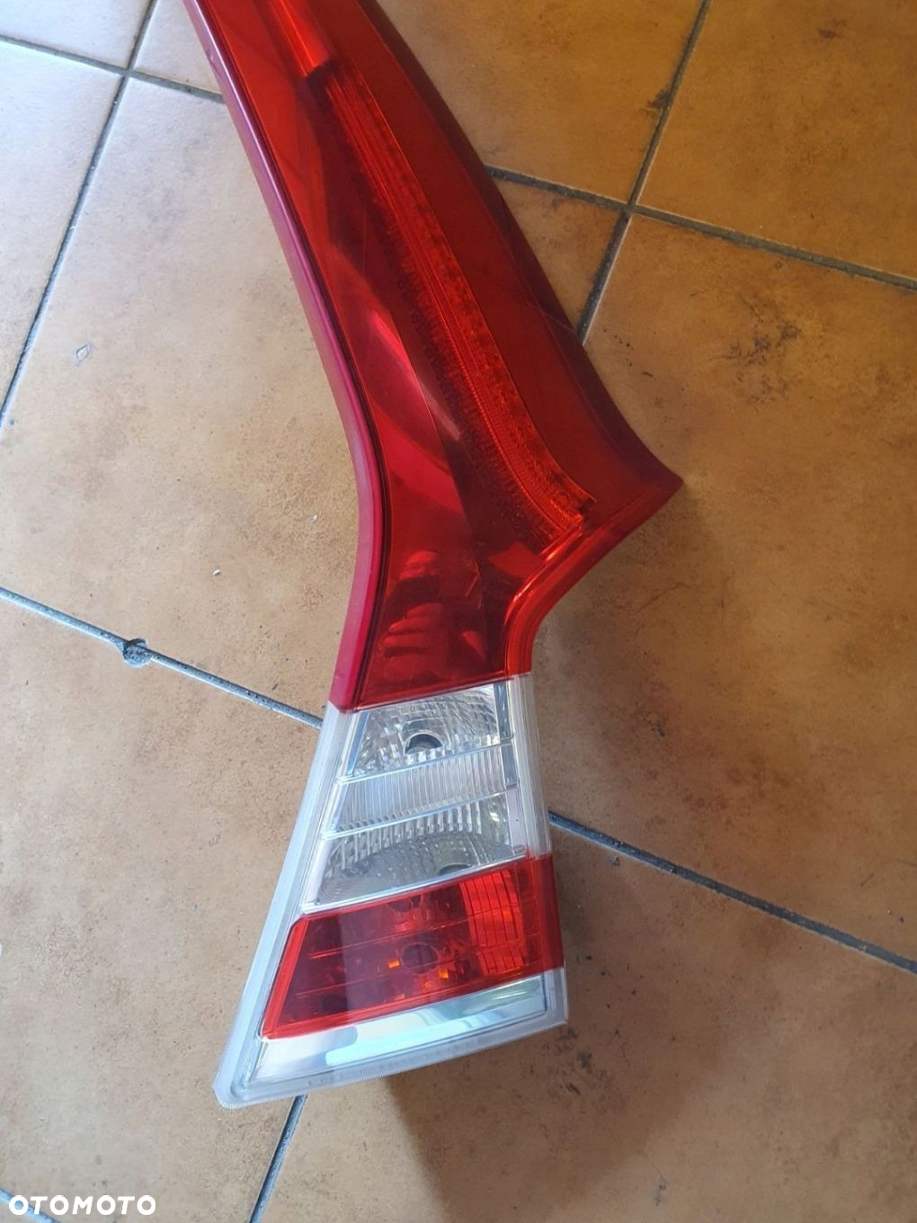 LAMPA PRAWA TYŁ W KLAPE VOLVO XC70 LIFT EUROPA - 2