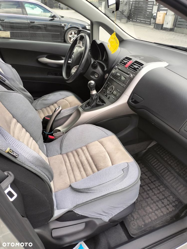 Toyota Auris - 14