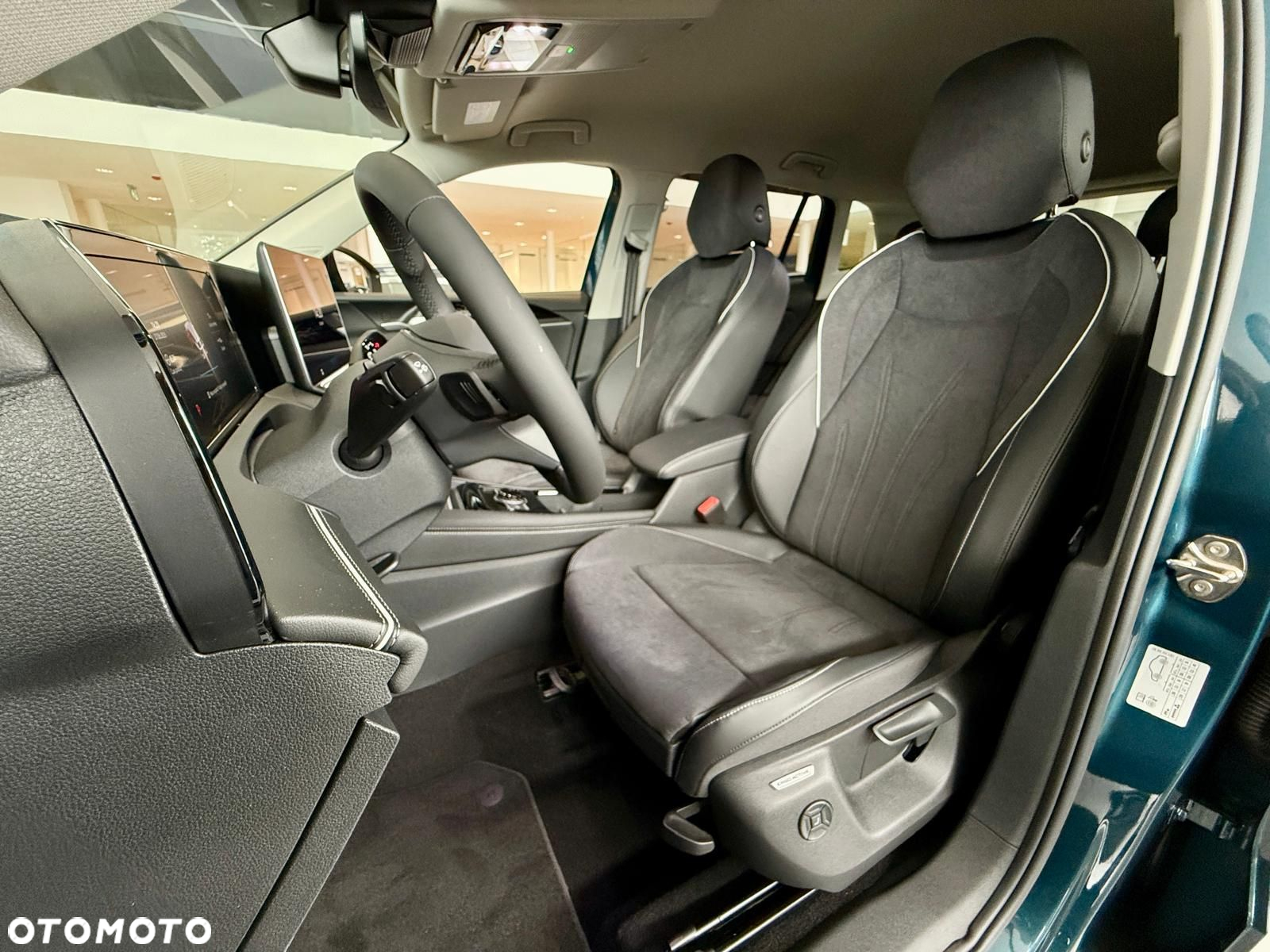 Volkswagen Tiguan - 11