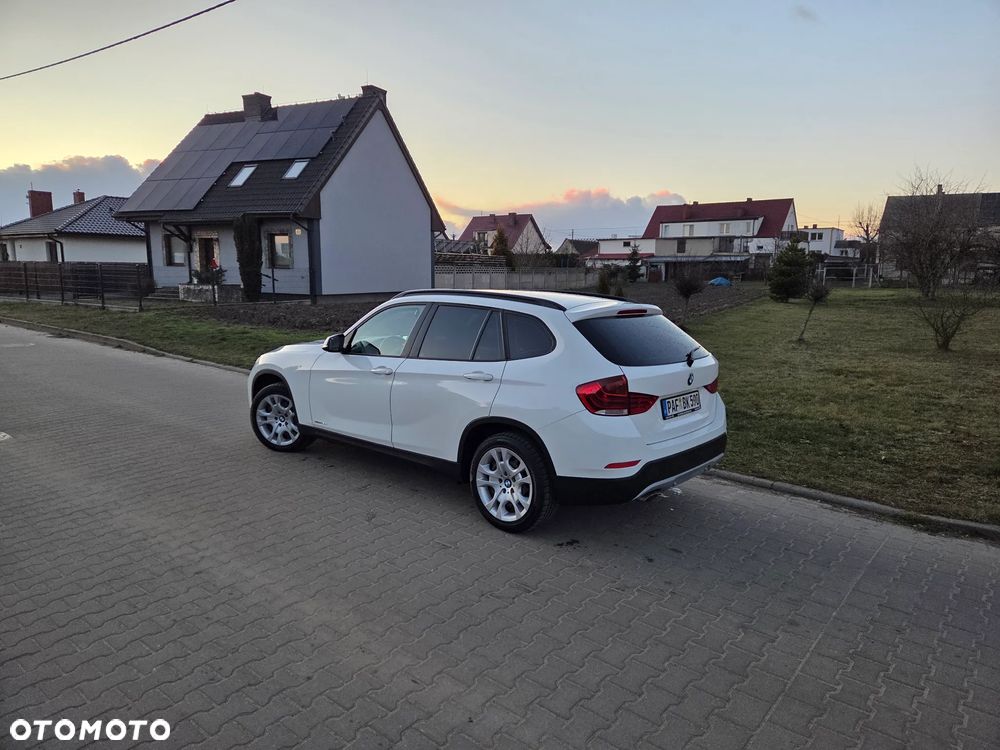 BMW X1 xDrive18d xLine - 12