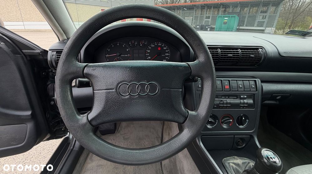 Audi A4 Limousine - 6